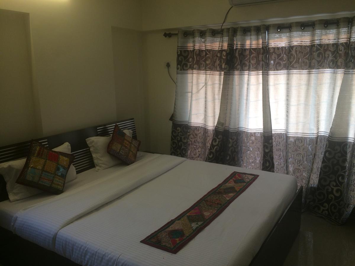 Poonam Hieghts Bed and Breakfast Bombay Eksteriør billede