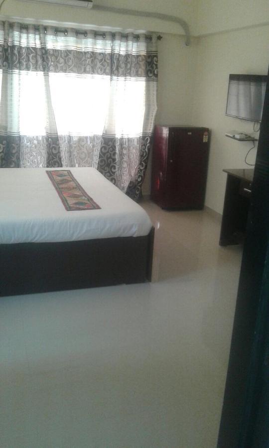 Poonam Hieghts Bed and Breakfast Bombay Eksteriør billede